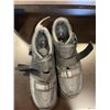 Image 2 : 2 PAIRS OF CLIP IN BIKE SHOES, SIZE 8/9 AND 10