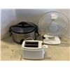 Image 1 : TABLE FAN, SLOW COOKER, AND TOASTER