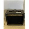 Image 2 : GUITAR HARD CASE AND AMP