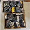 Image 1 : 2 TRAYS OF ASSORTED VINTAGE CAMERAS