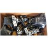 Image 2 : TRAY OF ASSORTED VINTAGE 35MM CAMERAS