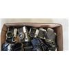 Image 2 : TRAY OF ASSORTED VINTAGE 35MM CAMERAS