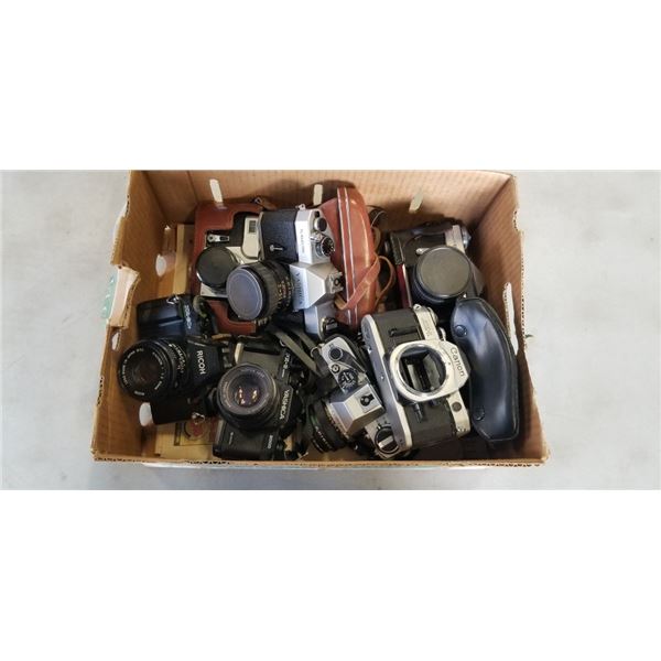 TRAY OF ASSORTED VINTAGE 35MM CAMERAS