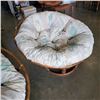 Image 2 : 2 RATTAN SWIVEL CHAIR W/ CUSHIONS