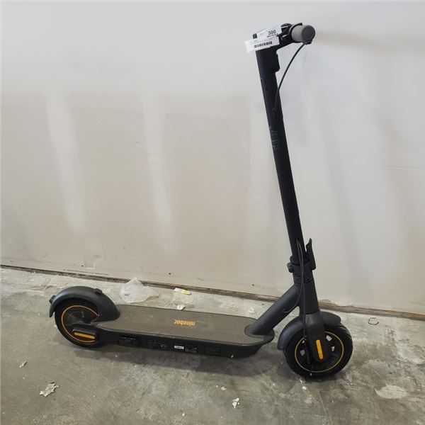 SEGWAY NINEBOT ELECTRIC SCOOTER, TESTED AND WORKING