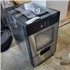 Image 2 : INSIGNIA PORTABLE 44LB NUGGET ICE MAKER - TESTED WORKING, RETAIL $699