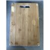 Image 3 : 2 BAMBOO BATHTRAYS AND 3PK BAMBOO CUTTING BOARDS