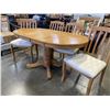 Image 2 : ROUND OAK PEDESTAL TABLE WITH 2 EXTENSIONS, AND 6 CHAIRS, GOOD CONDITION