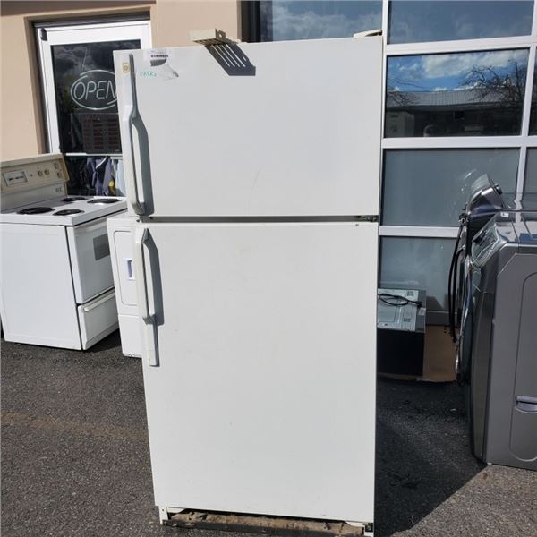 GE WHITE FRIDGE, WORKING