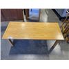 Image 2 : OAK COFFEE TABLE AND SET OF NESTING ENDTABLES