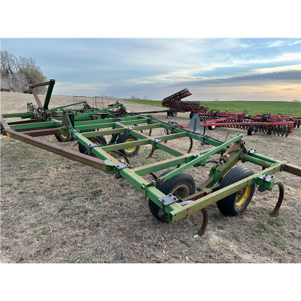 J.D. 610 Chisel, 42’