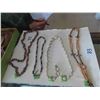 Image 1 : 4 Costume Jewelery Necklaces 