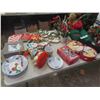 Image 6 : Quantity of Christmas Decorations: Fake Flowers, Dainty Trays, Ornaments, Plus