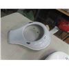 Image 2 : 2 Enamel Bedpans