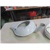 Image 5 : 2 Enamel Bedpans