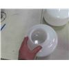Image 3 : 4 Glass Lamp Shades