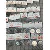 Image 2 : LARGE LOT OF 100 VINTAGE CALGARY STAMPEDE SOUVENIR DOLLARS VARIOUS YEARS