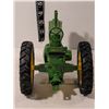 Image 4 : John Deere tractor.