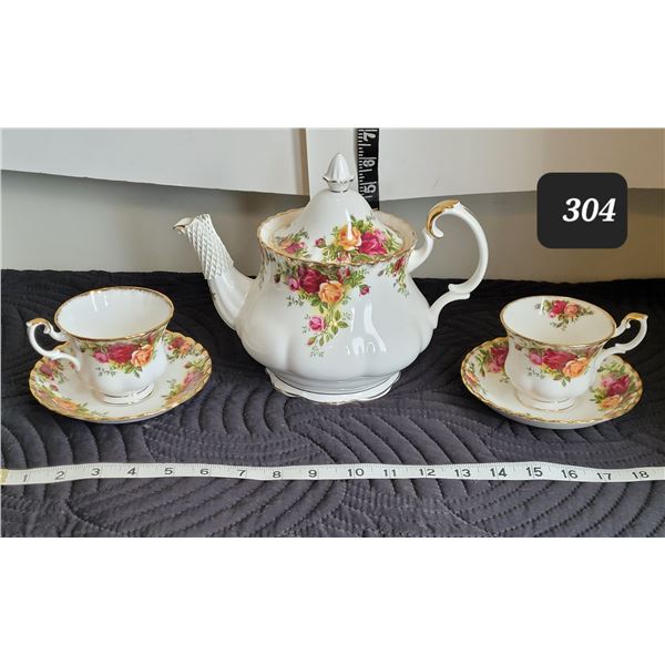 “Country Rose” Royal Albert china Teapot & 2 tea cups.