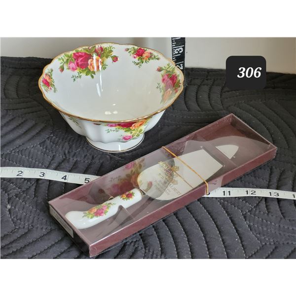 Vintage Royal Albert “Country Rose” serving bowl & cake/pie server.