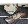 Image 1 : Vintage Royal Albert “Country Rose” serving bowl & cake/pie server.