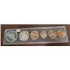 Image 1 : 1965 Year Set. The silver dollar is Large Beads, Pointed 5. Housed in a Superior Plastics hard plast