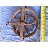 Image 1 : 9" vintage cast well pulley