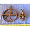 Image 1 : vintage 11" cast well pulley and cast pulley