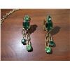 Image 4 : Vintage green rhinestone clip on earrings and necklace
