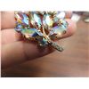 Image 4 : Vintage mid century austrain aurora borealis rhinestone leaf brooch