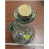 Image 2 : Canada glass cruet win carafe cork screw lid top opened handled canada glass (7.5")