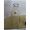 Image 3 : 3 glass milk bottles (1 quartz, 2 pint)