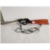 Image 1 : Toy gun and hand cuffs