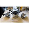 Image 2 : 1930 SONA CHROME, ETCHED ALUMINUM PERCOLATOR WITH MATCHING CREAM AND SUGAR SET