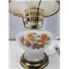 Image 3 : Lovely glass floral lamp, w/ matching glass shade - 14.5"H