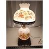 Image 7 : Beautiful glass floral table lamp, w/ metal accents and glass shade