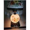 Image 8 : Beautiful glass floral table lamp, w/ metal accents and glass shade