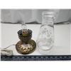 Image 4 : Metal, electric "oil lamp" style lamp, w/ chimney