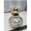 Image 2 : Pretty beige, floral glass oil lamp, w/ chimney