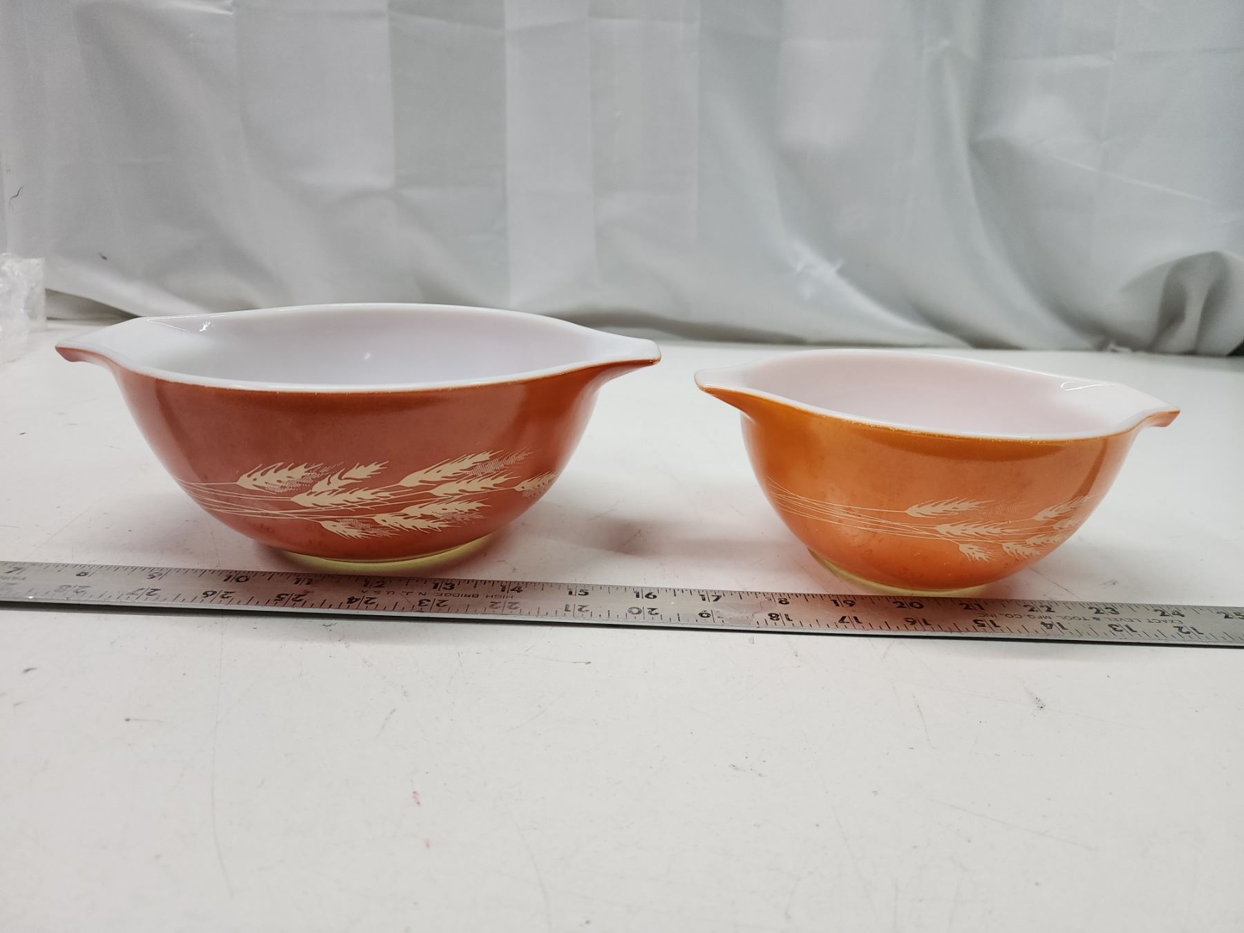 2 Vintage Pyrex bowls - wheat pattern - Schmalz Auctions