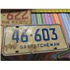 Image 4 : 1973, 1975 , 1976 Saskatchewan license plates and coop vintage box
