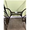 Image 2 : Singer - Cast iron sewing machine base
