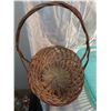 Image 2 : Wicker basket, plastic basket and packaging box