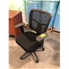 Image 2 : BLACK MESH BACK MULTI-LEVER TASK CHAIR