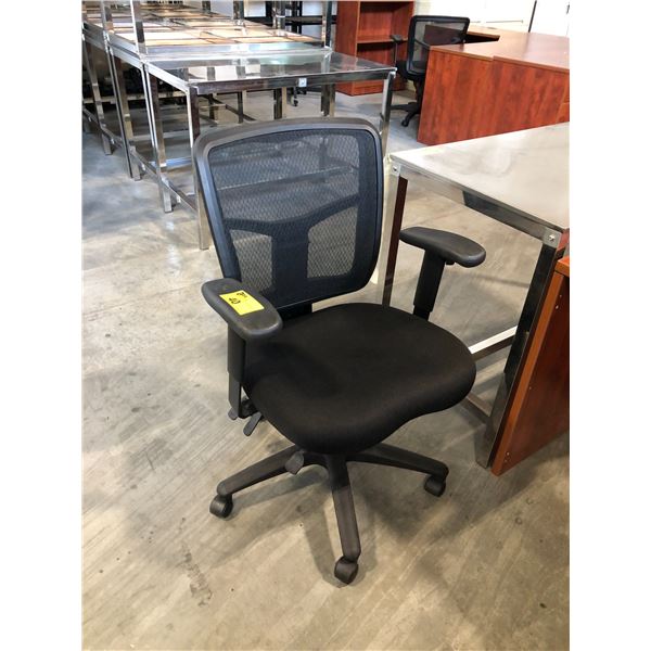 BLACK MESH BACK MULTI-LEVER TASK CHAIR