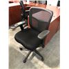Image 2 : BLACK MESH BACK MULTI-LEVER TASK CHAIR