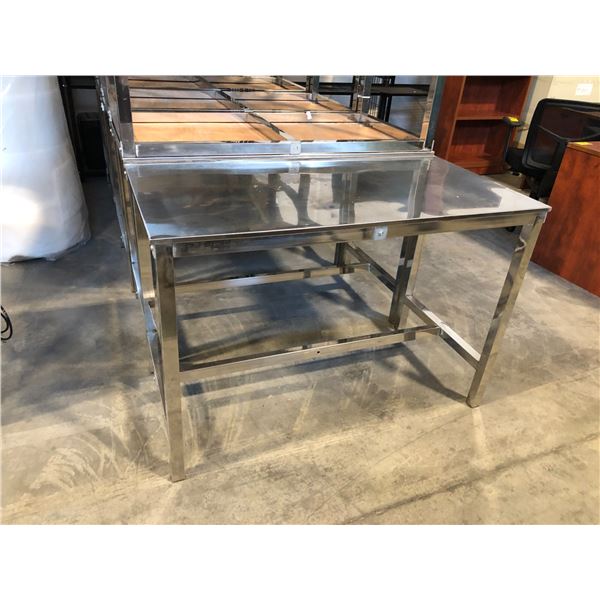 STAINLESS STEEL WORK TABLE 46" X 24" X 32"