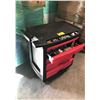Image 2 : RUBBERMAID RED/BLACK MOBILE PLASTIC TOOLBOX