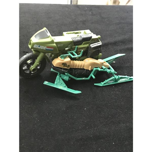 VINTAGE KENNER G. I JOE VEHICLE LOT