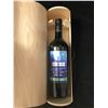 Image 2 : RARE DANIEL AND HENRIK SEDIN SIGNED OPENING NIGHT WINE BOTTLE IN COLLECTOR BOX (GCG HOLO)